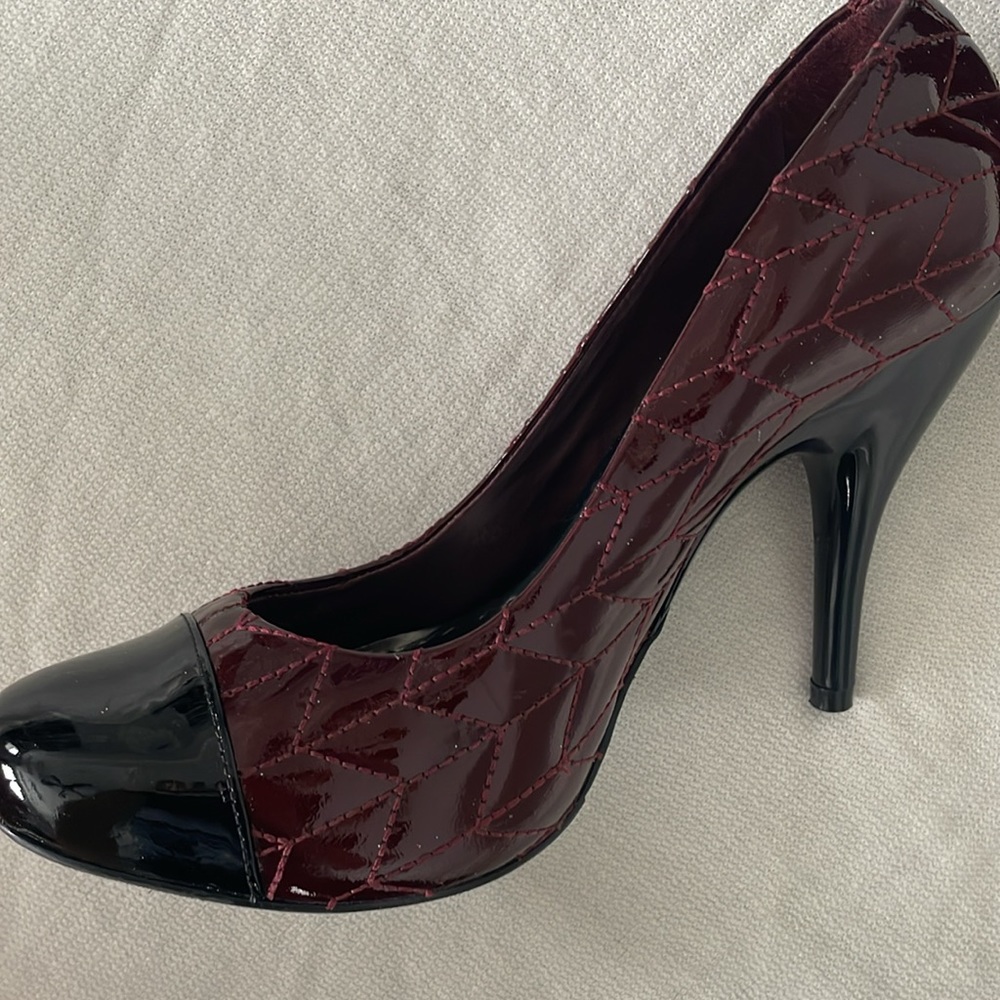 BCBGirls paten leather heels